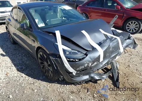 2022 Tesla Model 3 Performance Dual Motor All-Wheel Drive z USA, uszkodzony, nr VIN 7SAYGDEF3NF341682